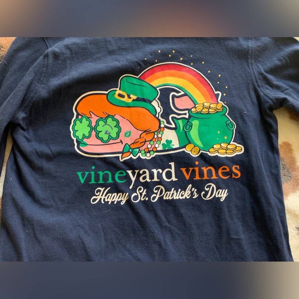 Vineyard Vines tee